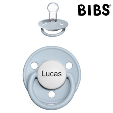 Bibs de Lux sutter med navn (Baby Blue -HK) Rund Silikone One Size